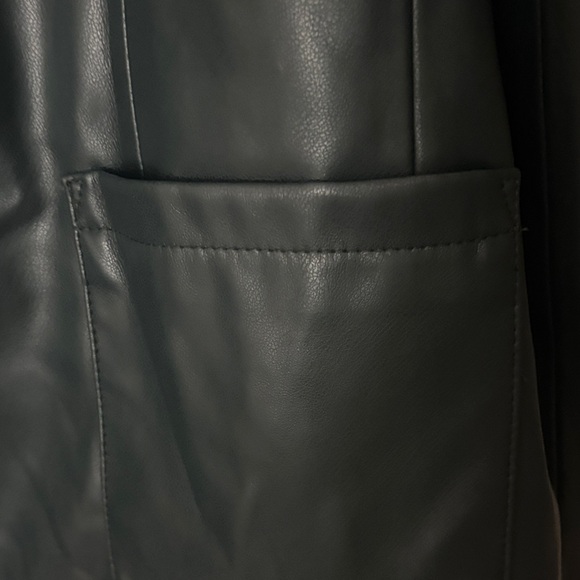 Calvin Klein Women's Classic Black Leather Jacket - Picture 6 of 9